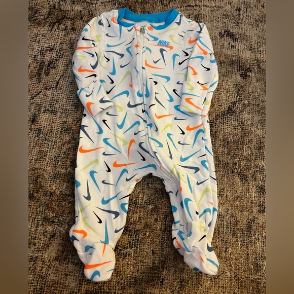 4/$20 Nike Kids Footie with Colorful Swoosh Pattern 3 Months - Picture 1 of 2